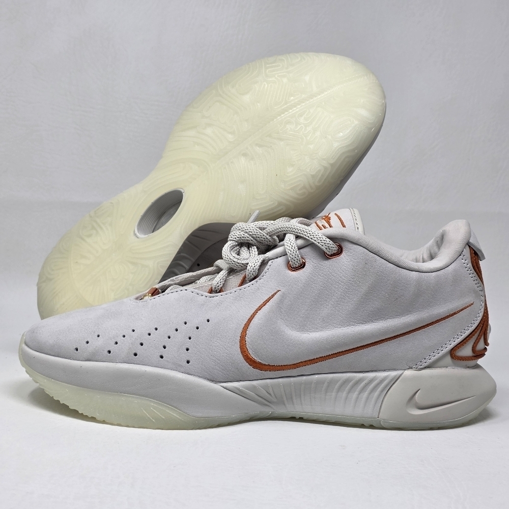 Nike LeBron XXI 21 Akoya Light Bone Campfire Shoes FV2345-001 Size 8.5 B-GRADE